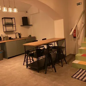 https://capsule-hostel-erbenova.praguehotelsweb.com