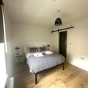  Apartment Holyrood